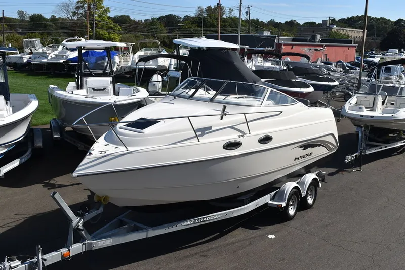 Slide: The Image of Stingray 240CS 2002 - 12