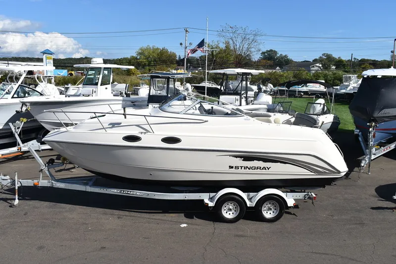 Slide: The Image of Stingray 240CS 2002 - 16