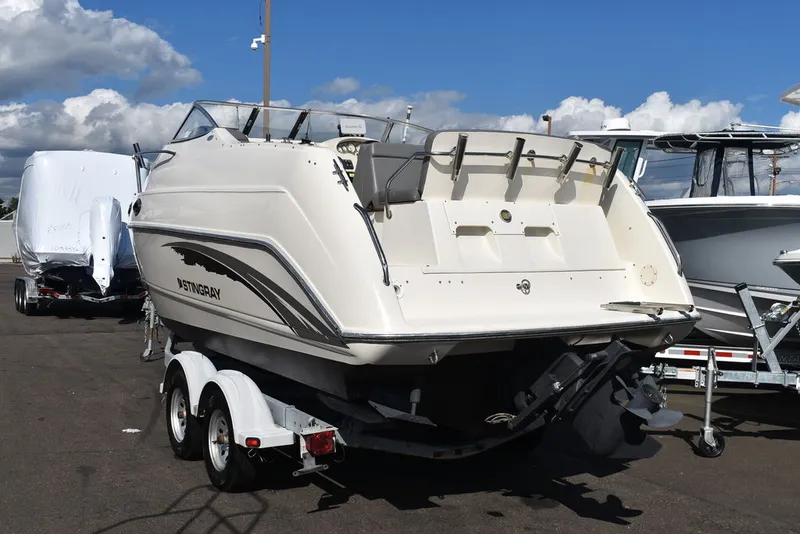 Slide: The Image of Stingray 240CS 2002 - 19