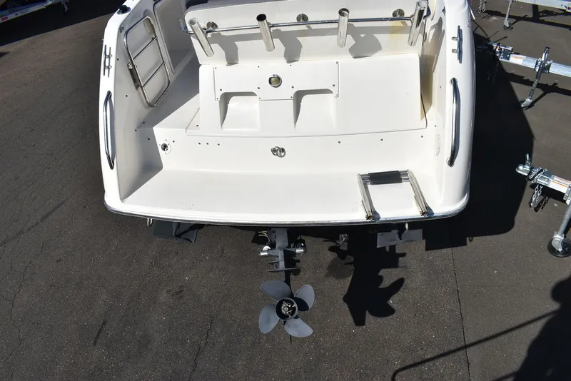 Slide: The Image of Stingray 240CS 2002 - 20