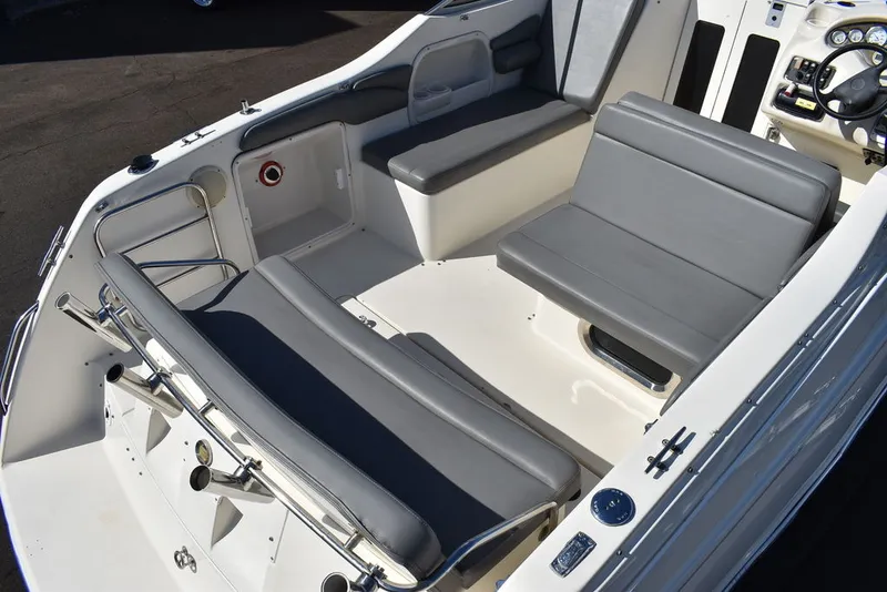 Slide: The Image of Stingray 240CS 2002 - 22