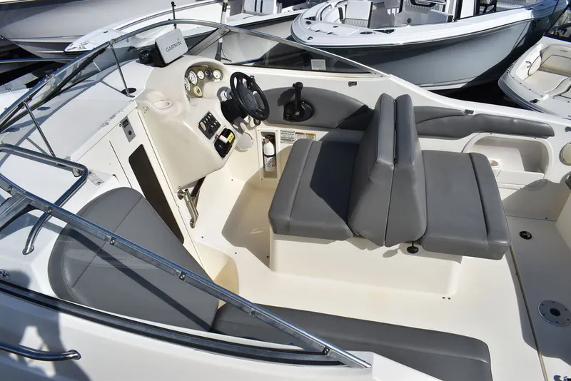 Slide: The Image of Stingray 240CS 2002 - 27