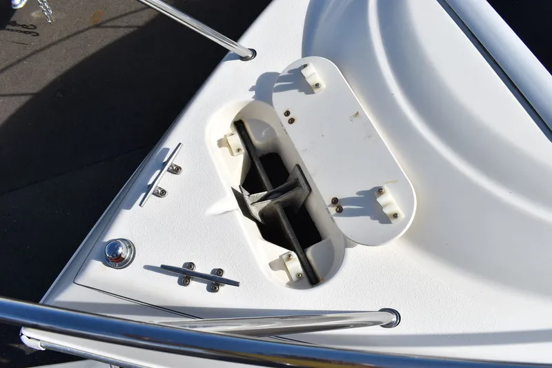 Slide: The Image of Stingray 240CS 2002 - 30