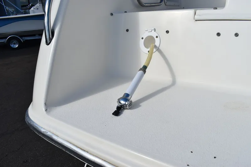 Slide: The Image of Stingray 240CS 2002 - 32