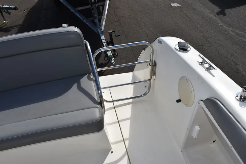 Slide: The Image of Stingray 240CS 2002 - 34