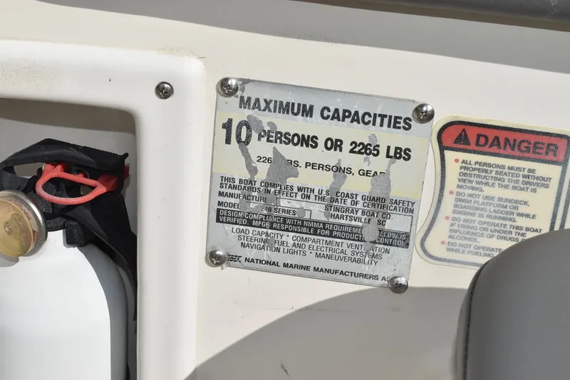 Slide: The Image of Stingray 240CS 2002 - 51