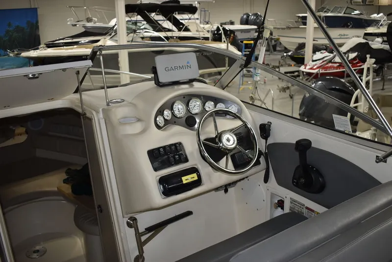 Slide: The Image of Stingray 240CS 2002 - 52