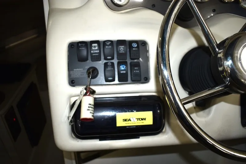 Slide: The Image of Stingray 240CS 2002 - 61