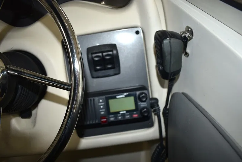 Slide: The Image of Stingray 240CS 2002 - 67