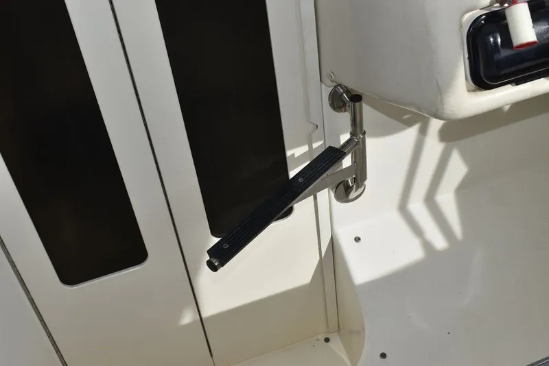 Slide: The Image of Stingray 240CS 2002 - 68