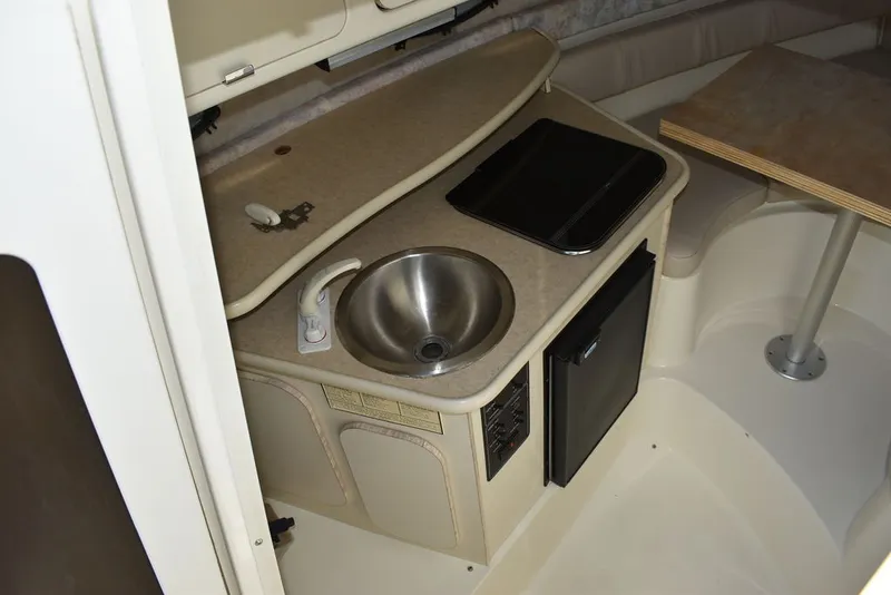 Slide: The Image of Stingray 240CS 2002 - 70