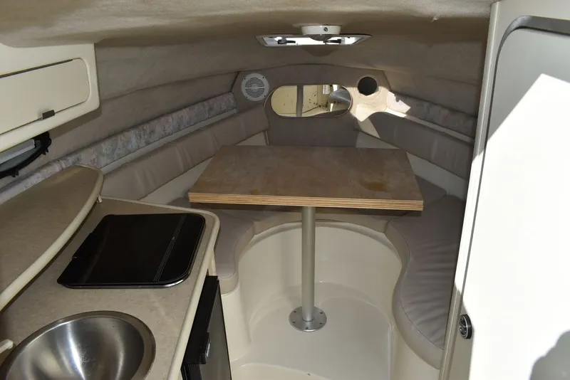 Slide: The Image of Stingray 240CS 2002 - 72