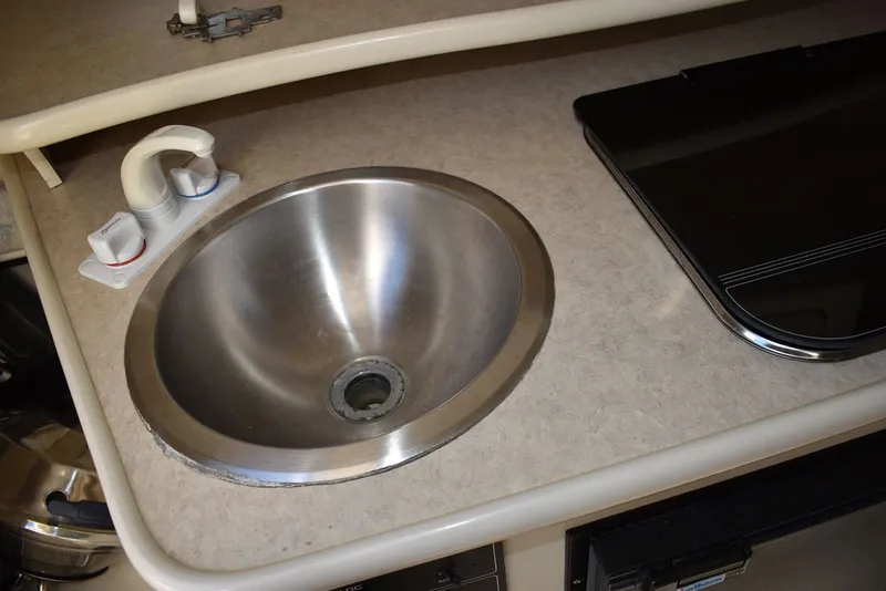 Slide: The Image of Stingray 240CS 2002 - 74