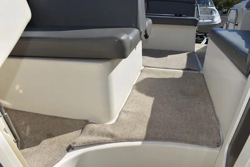 Slide: The Image of Stingray 240CS 2002 - 80