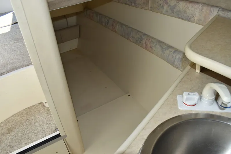 Slide: The Image of Stingray 240CS 2002 - 86