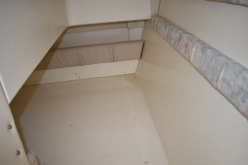 Slide: The Image of Stingray 240CS 2002 - 87