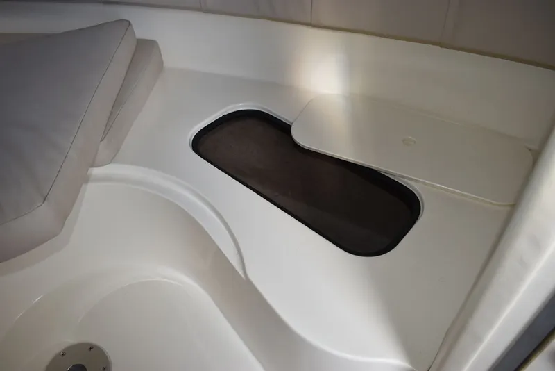 Slide: The Image of Stingray 240CS 2002 - 96