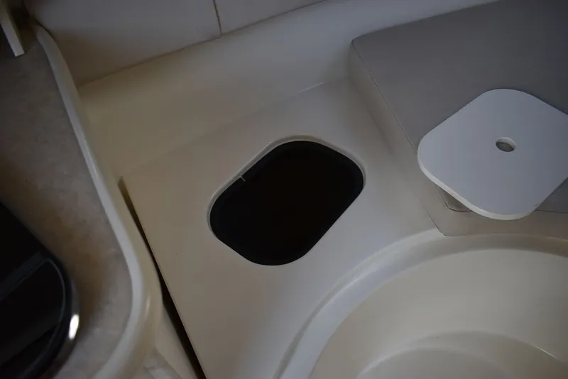 Slide: The Image of Stingray 240CS 2002 - 97