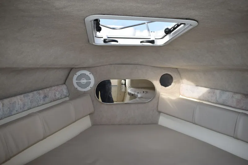 Slide: The Image of Stingray 240CS 2002 - 99