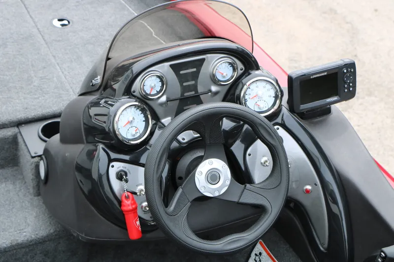 Slide: The Image of Tracker Pro Team 175 Txw 2024 - 16