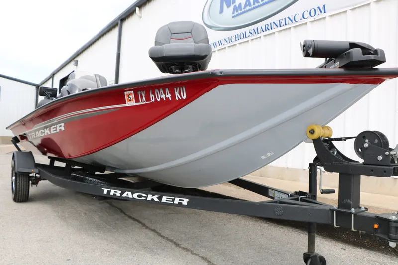 Slide: The Image of Tracker Pro Team 175 Txw 2024 - 3