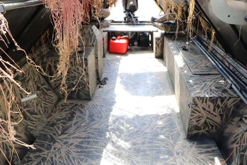 Slide: The Image of Lowe Roughneck 1860 Waterfowl 2020 - 17