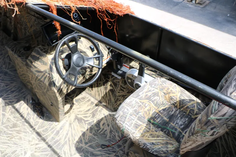 Slide: The Image of Lowe Roughneck 1860 Waterfowl 2020 - 19