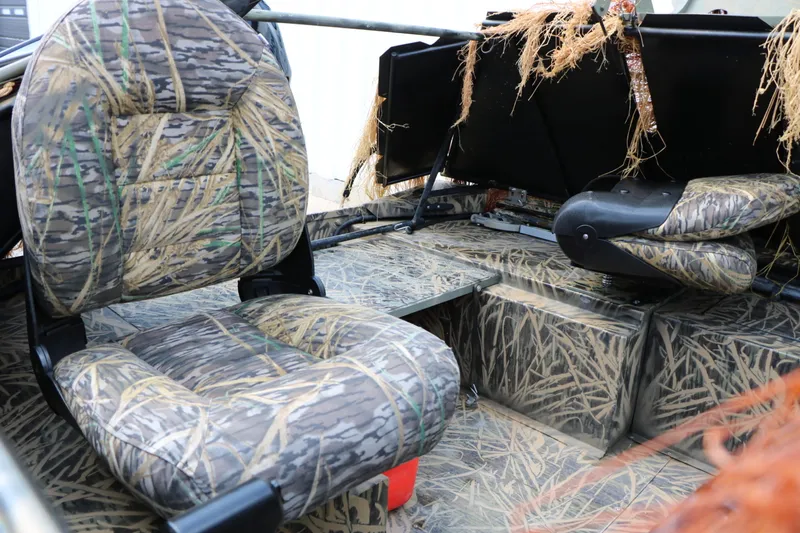 Slide: The Image of Lowe Roughneck 1860 Waterfowl 2020 - 28