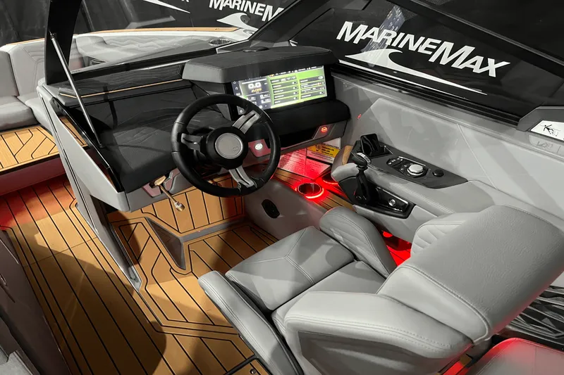 Slide: The Image of Nautique Super Air Nautique G23 2025 - 17