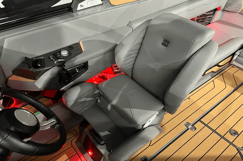 Slide: The Image of Nautique Super Air Nautique G23 2025 - 19