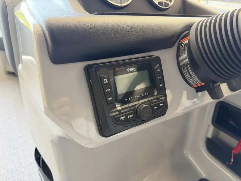 Slide: The Image of Harris Cruiser 210 SLDH 2027 - 11