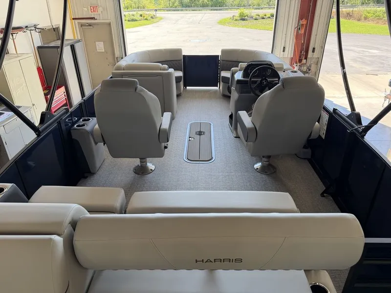 Slide: The Image of Harris Cruiser 210 SLDH 2027 - 6