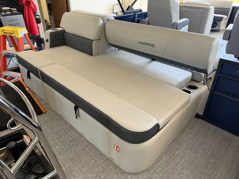 Slide: The Image of Harris Cruiser 210 SLDH 2027 - 35