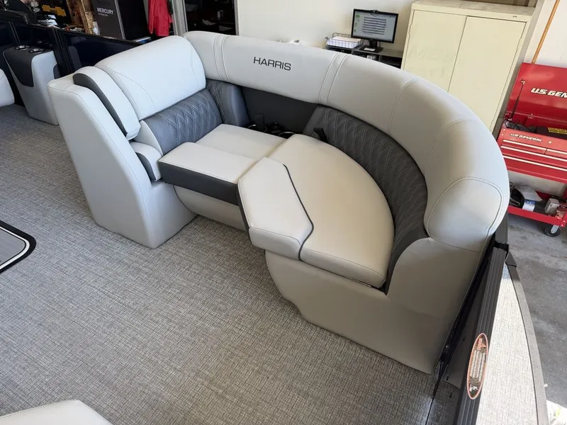 Slide: The Image of Harris Cruiser 210 SLDH 2027 - 25