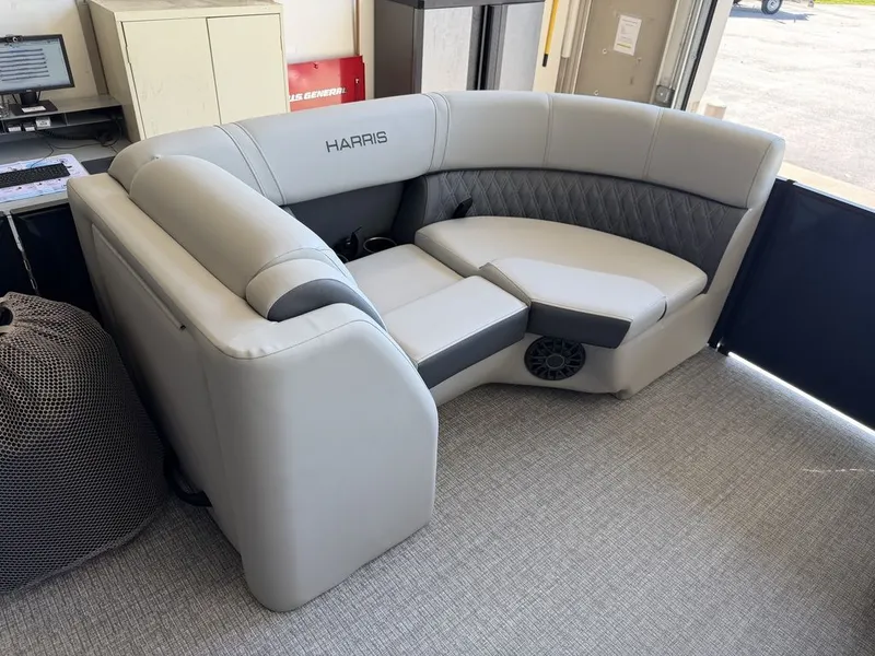 Slide: The Image of Harris Cruiser 210 SLDH 2027 - 28