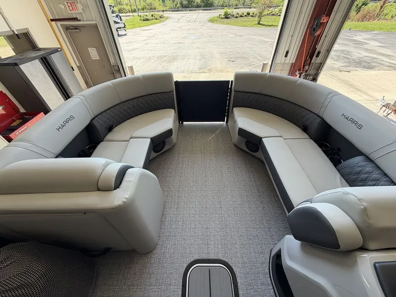 Slide: The Image of Harris Cruiser 210 SLDH 2027 - 9