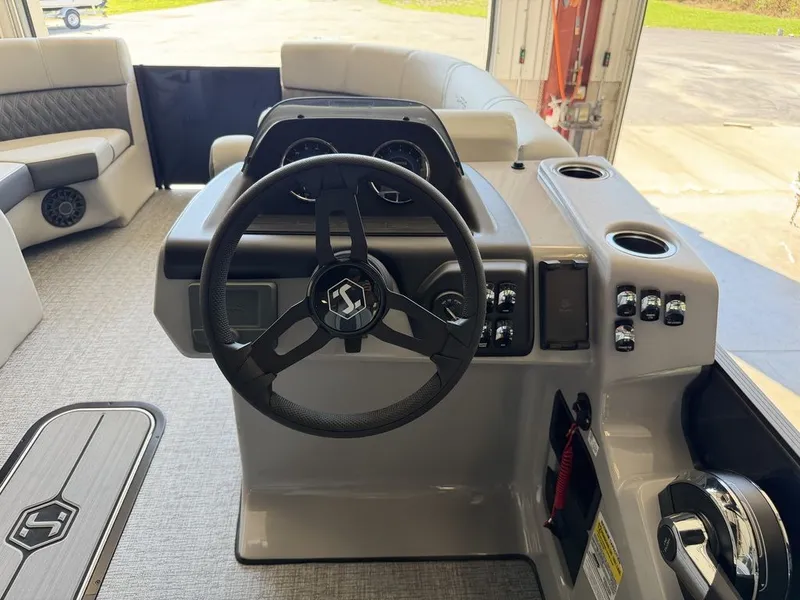 Slide: The Image of Harris Cruiser 210 SLDH 2027 - 16
