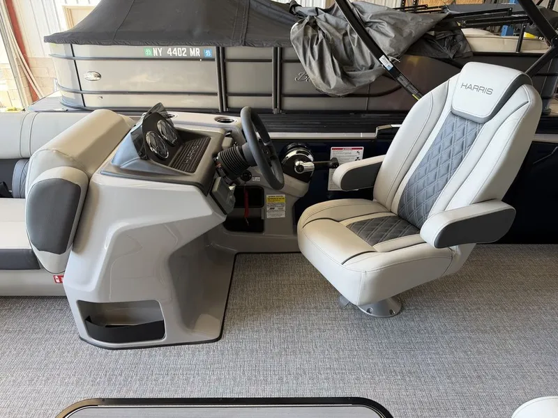 Slide: The Image of Harris Cruiser 210 SLDH 2027 - 30