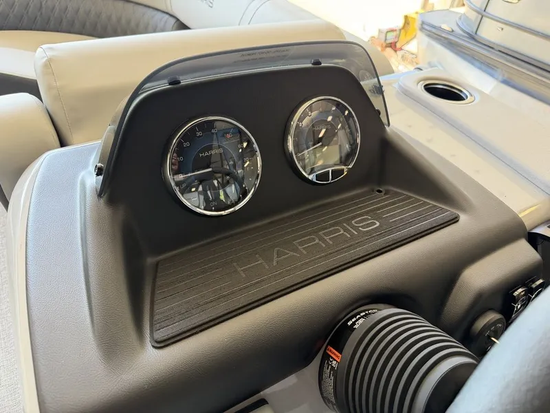 Slide: The Image of Harris Cruiser 210 SLDH 2027 - 12