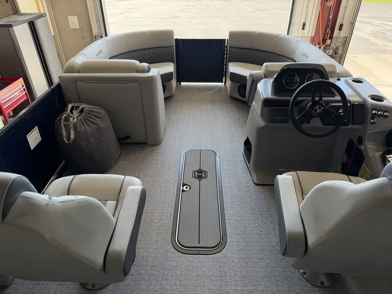 Slide: The Image of Harris Cruiser 210 SLDH 2027 - 8
