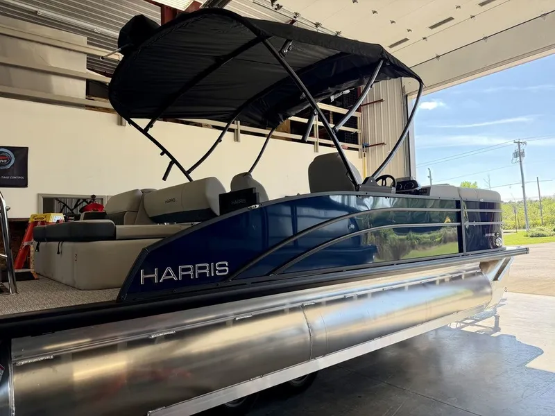 Slide: The Image of Harris Cruiser 210 SLDH 2027 - 2