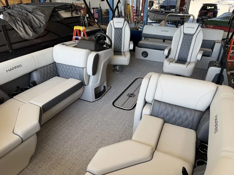 Slide: The Image of Harris Cruiser 210 SLDH 2027 - 23