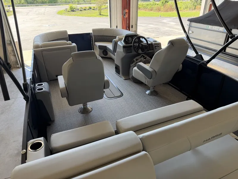 Slide: The Image of Harris Cruiser 210 SLDH 2027 - 5