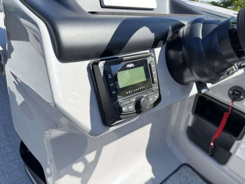 Slide: The Image of Harris Cruiser 230 SLDH 2027 - 26