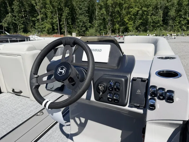 Slide: The Image of Harris Cruiser 230 SLDH 2027 - 28