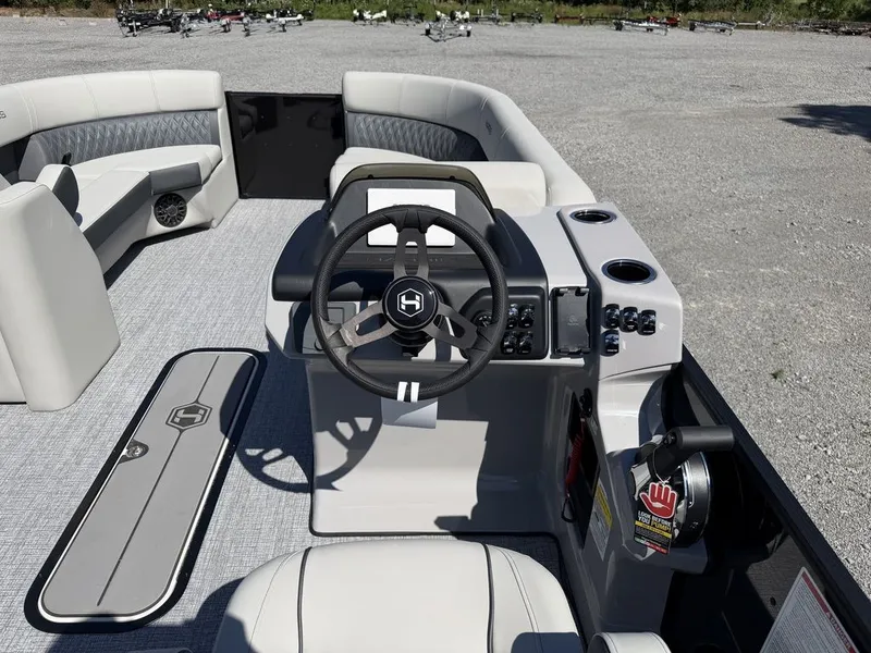 Slide: The Image of Harris Cruiser 230 SLDH 2027 - 31