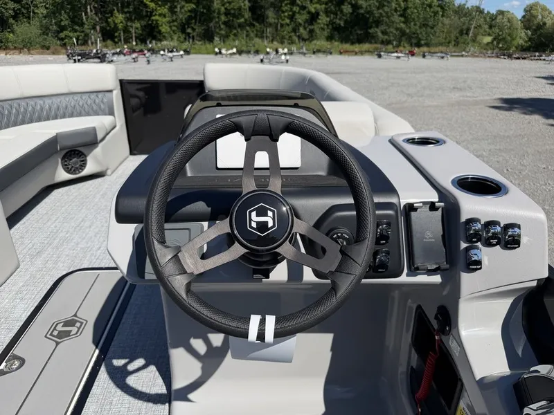 Slide: The Image of Harris Cruiser 230 SLDH 2027 - 30