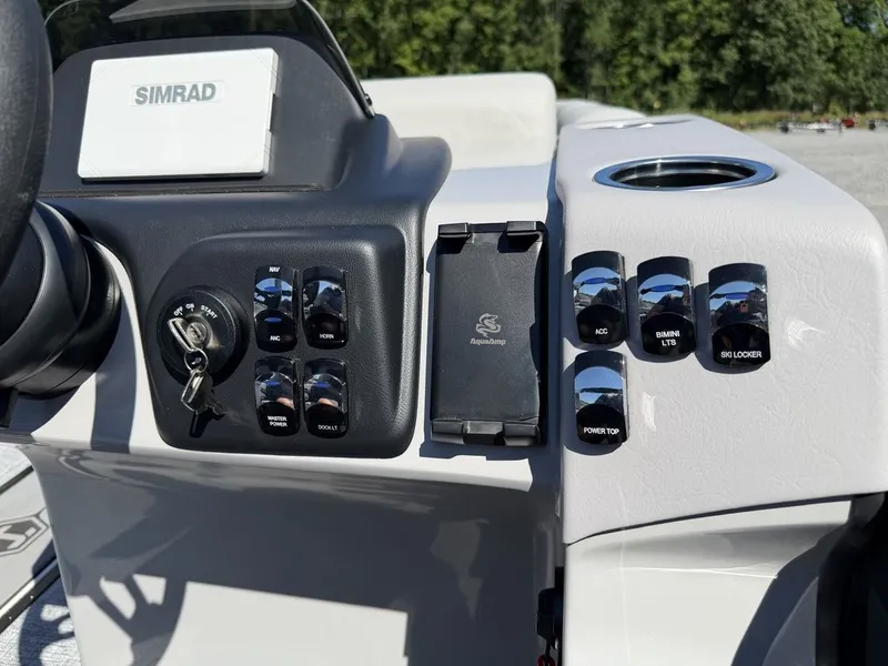 Slide: The Image of Harris Cruiser 230 SLDH 2027 - 25