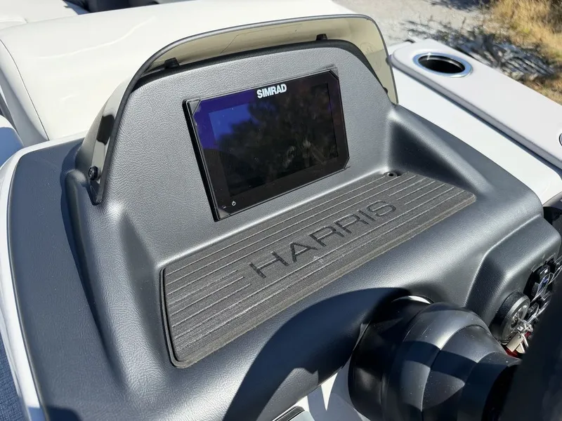 Slide: The Image of Harris Cruiser 230 SLDH 2027 - 27
