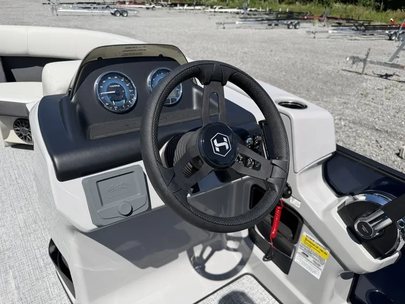 Slide: The Image of Harris Cruiser 210 SL 2027 - 31